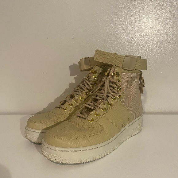 Nike Air High-Top Sneakers - Picture 1 of 4